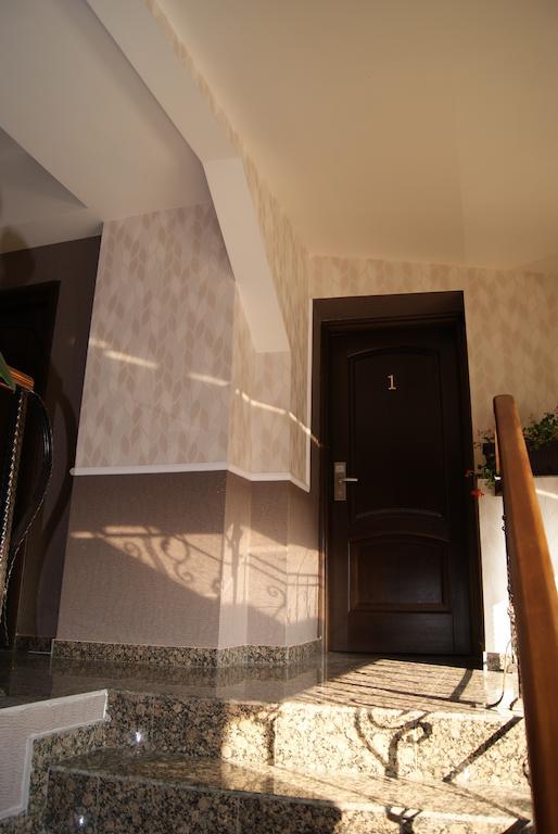 Hotel La Strada Ploieşti Kültér fotó