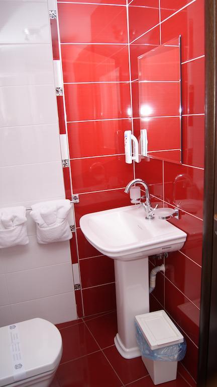 Hotel La Strada Ploieşti Szoba fotó